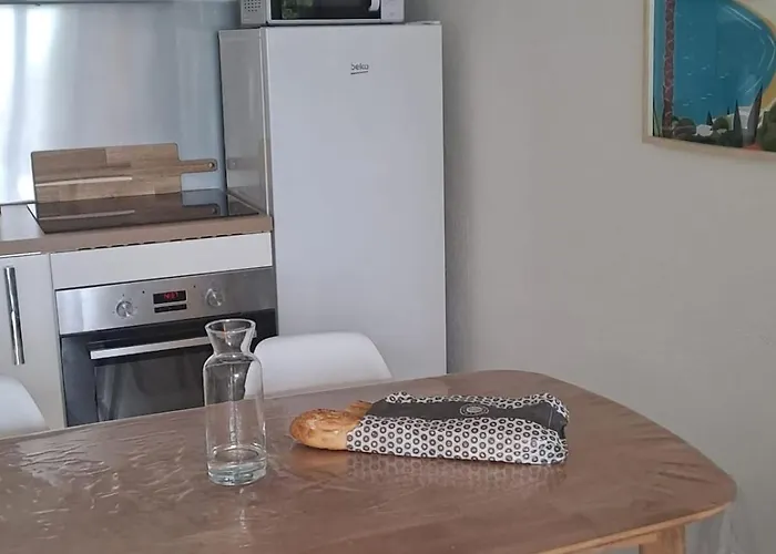 Rez-de-jardin, Vue Mer, * Le Lavandou